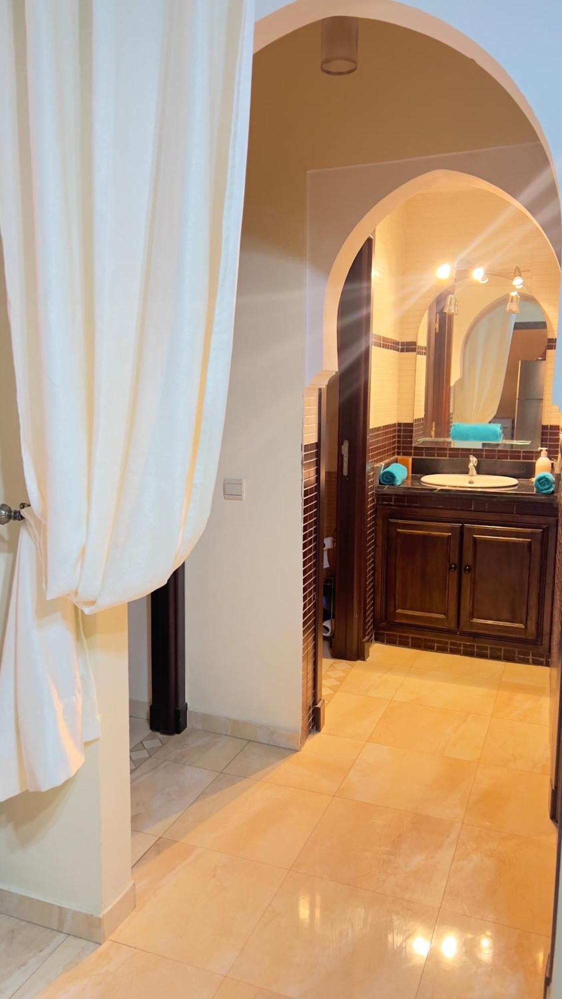 Magnifique Appartement Spacieux Confort Propre Familial 2 Chambres Salon Et Salle A Manger A 20Mn A Pied De Place Jemaa El Fina 4 Piscines Dans Espace De Golf A 12 Mn En Voitures L Entree Est Gratuit Pour La Clientele Ouvert Entre 10H Et 20H Marrakesh Exterior foto